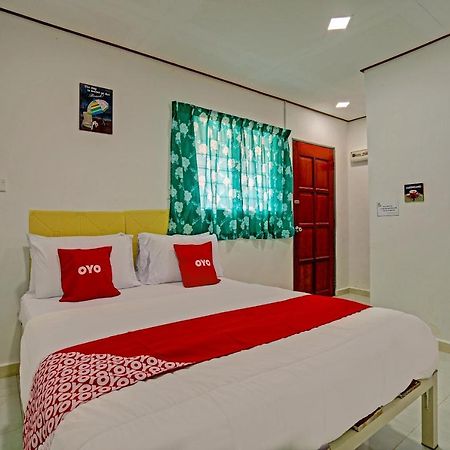 Capital O 90423 Teratai Chalet Hotell Kampong Raja Eksteriør bilde