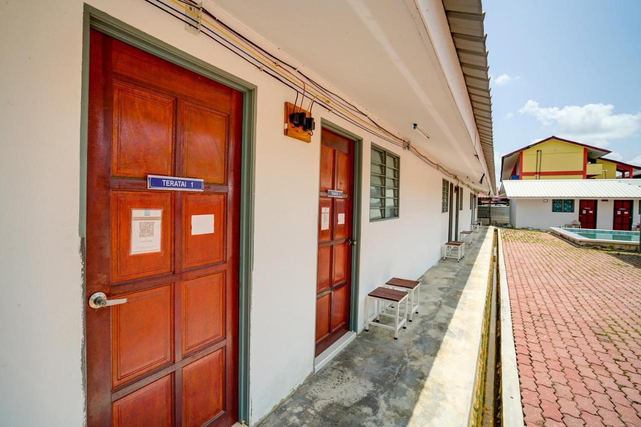 Capital O 90423 Teratai Chalet Hotell Kampong Raja Eksteriør bilde