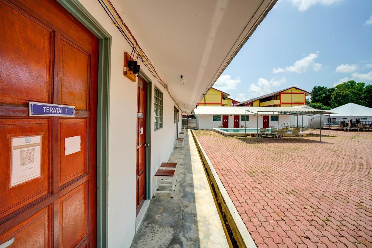 Capital O 90423 Teratai Chalet Hotell Kampong Raja Eksteriør bilde