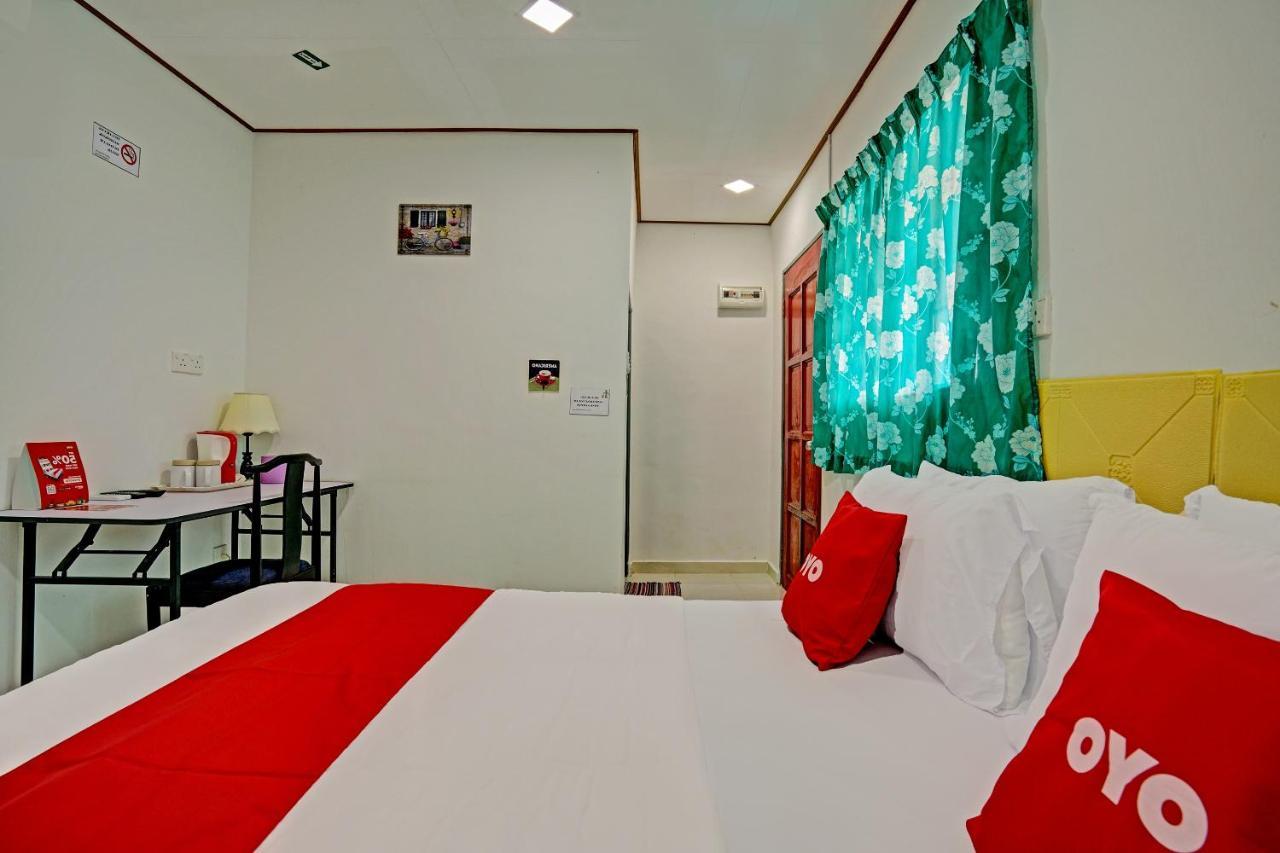 Capital O 90423 Teratai Chalet Hotell Kampong Raja Eksteriør bilde