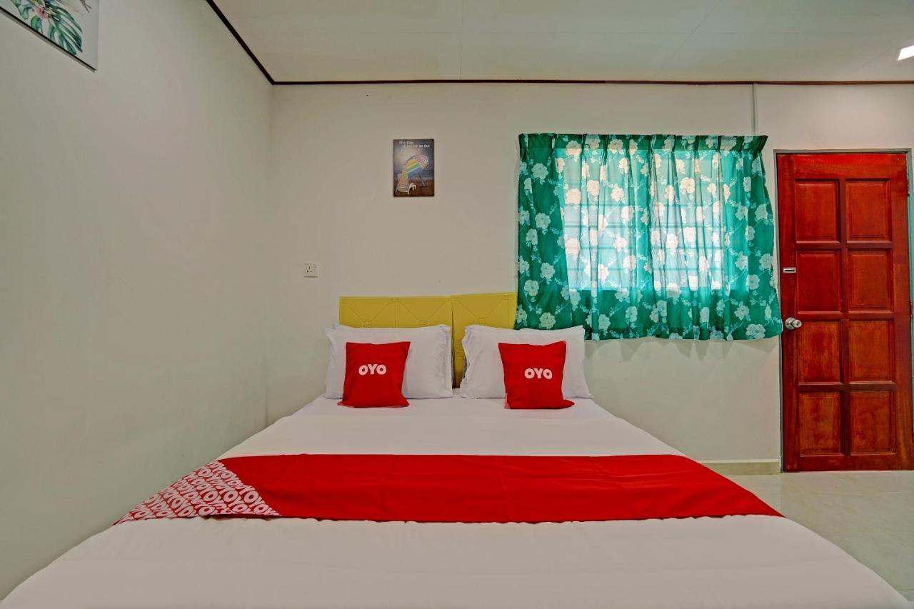 Capital O 90423 Teratai Chalet Hotell Kampong Raja Eksteriør bilde