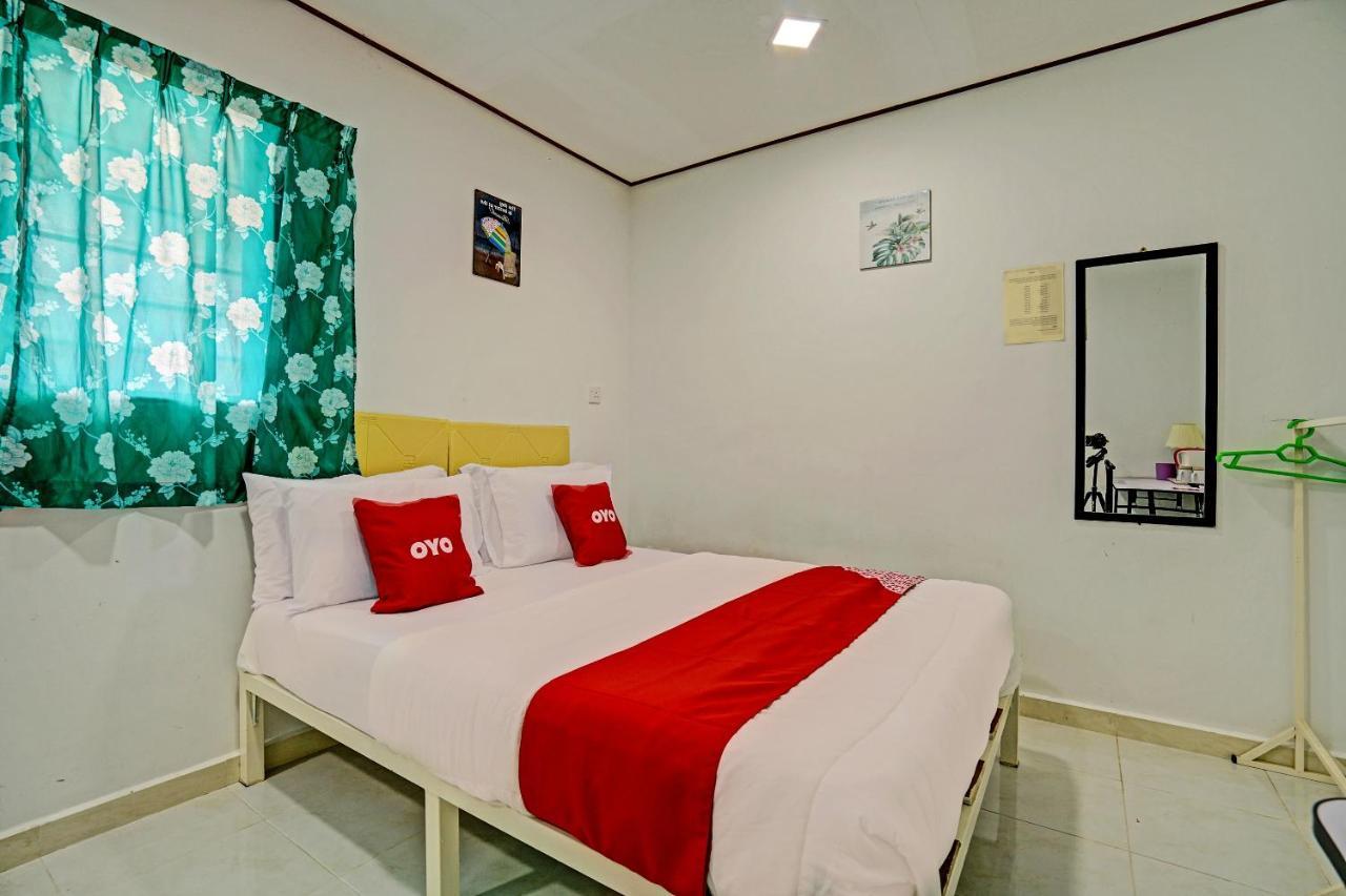 Capital O 90423 Teratai Chalet Hotell Kampong Raja Eksteriør bilde